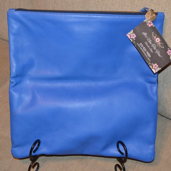 Clair V fold Over Clutch - Picture 6 of 8